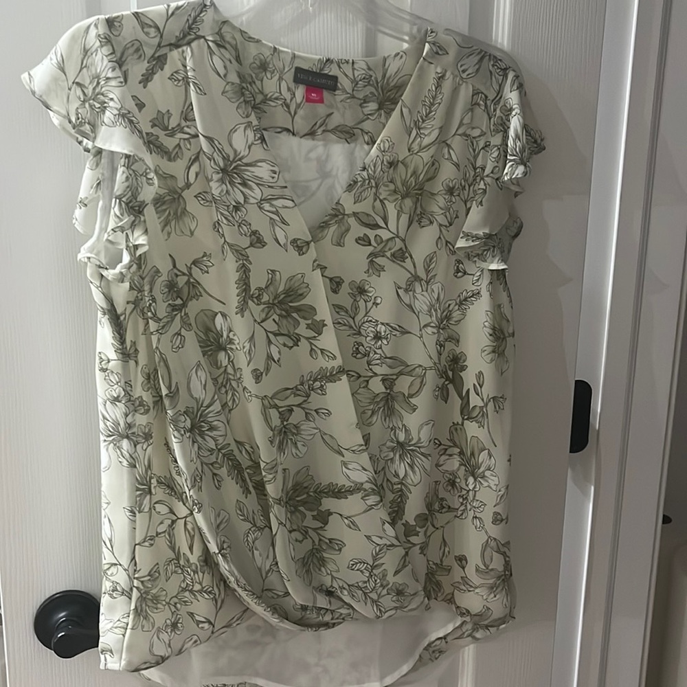 Vince camuto women’s extra small blouse